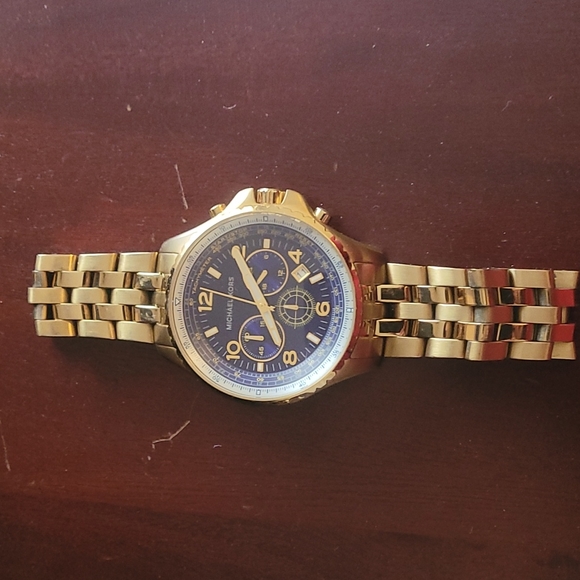 Michael Kors watch - Picture 4 of 4